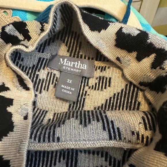 Martha Stewart Black and Tan Leopard Print Sweater - Picture 2 of 2